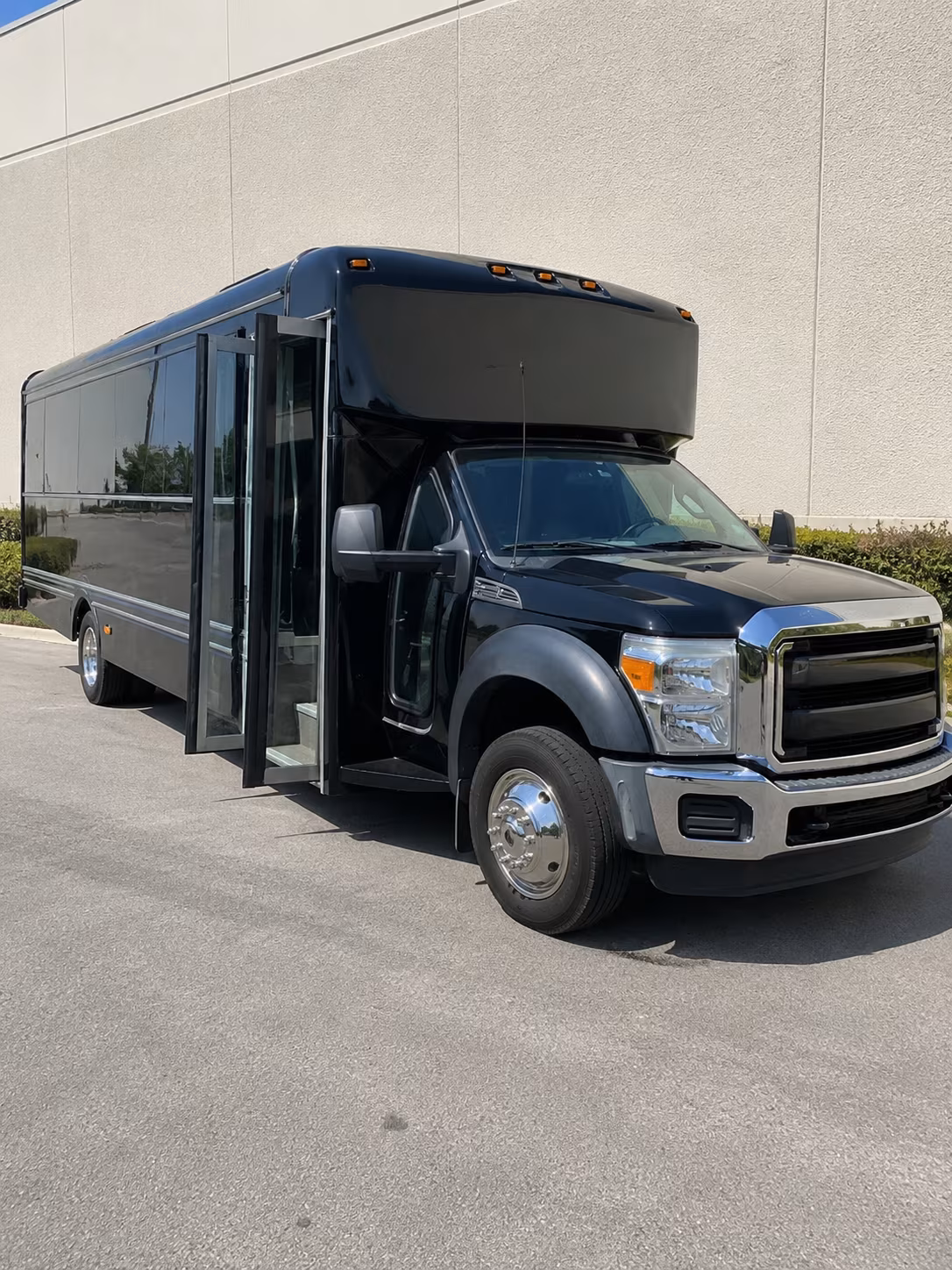 concert bus rentals to sofi stadium and kia forum shows