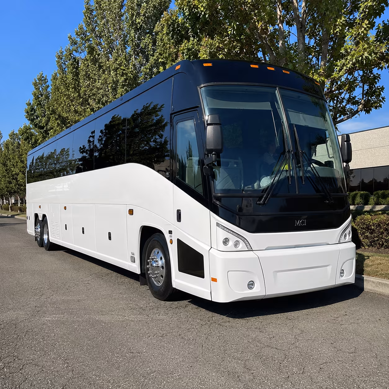 downey 50 passenger charter bus